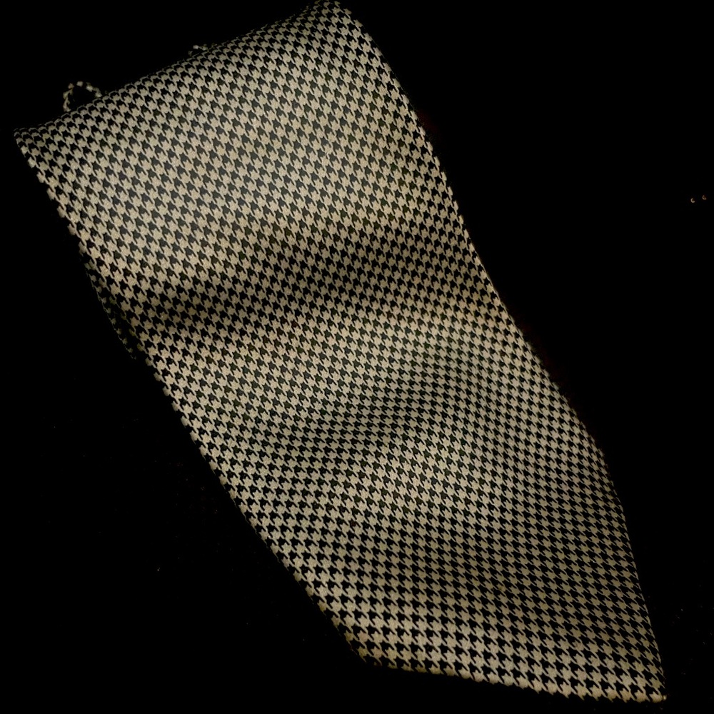 Brioni made in Italy mens Silk tie 100% authentic